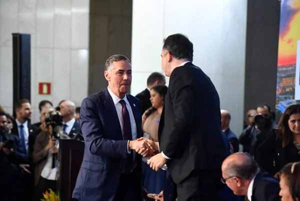 O presidente do STF, Luís Roberto Barroso, e o presidente do Congresso, Rodrigo Pacheco (PSD-MG)