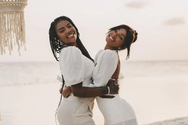 Ludmilla faz declaração de amor no aniversário de Brunna Gonçalves