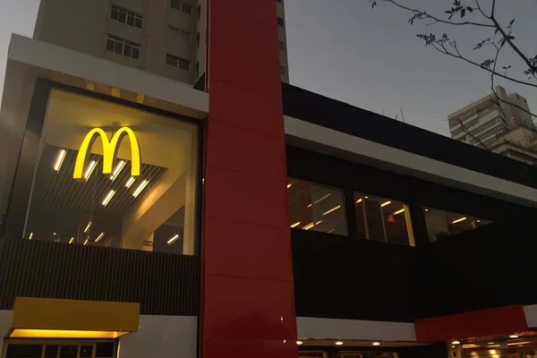 Visitamos a loja-conceito do McDonald’s onde pedido é automatizado