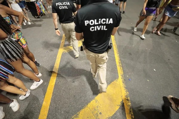 Imagem colorida, Mulher foi presa na madrugada de quarta-feira (18/2)- Metrópoles