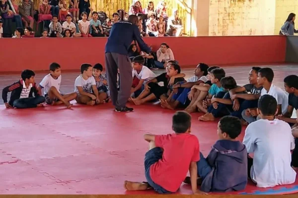 imagem colorida ed. fisica escolas goias