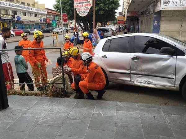 Acidentes entre carros e motos mobilizam bombeiros nas vias do DF