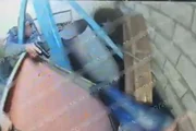 Policiais deram dez tiros até se aproximarem de suspeito de tentativa de roubo Policiais deram dez tiros até se aproximarem de suspeito de tentativa de roubo