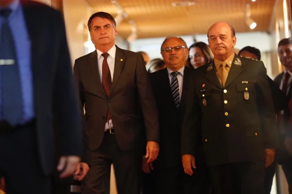 Bolsonaro: pasta do Trabalho vai continuar com status de ministério