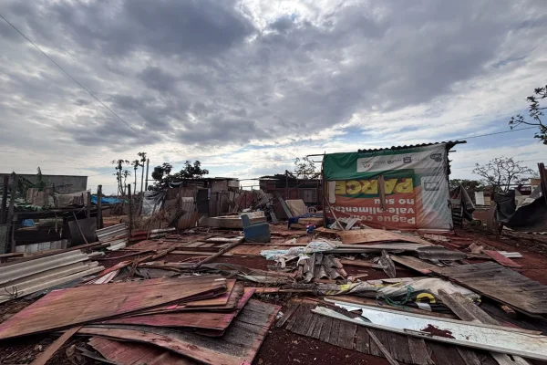 “Perdi tudo”, diz moradora após temporal destruir casa no DF