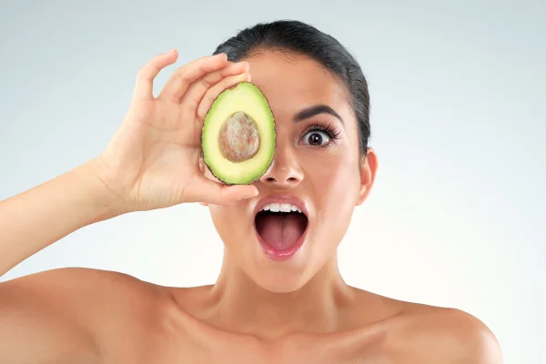 Mulher - dermatologista - alimentos