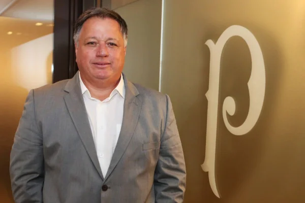 Diretor do Palmeiras pede que luta por título não tenha interferências