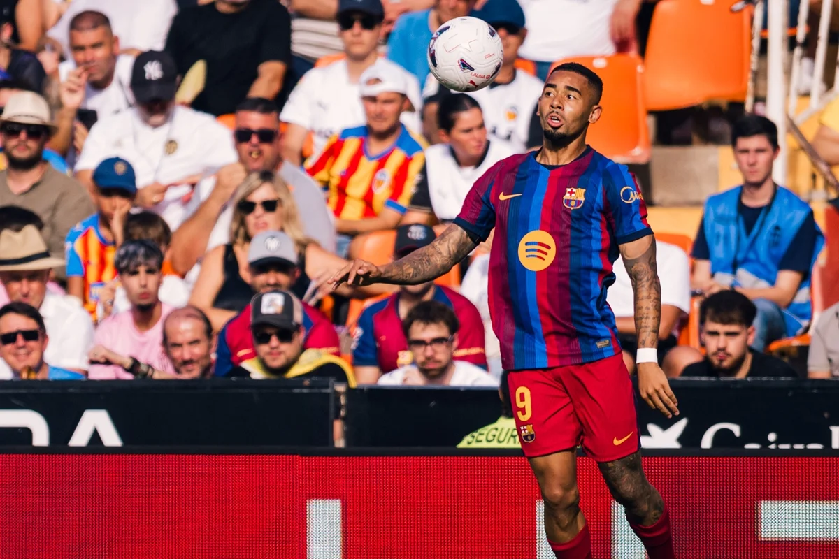 Gabriel Jesus atuando pelo Barcelona Gabriel Jesus atuando pelo Barcelona