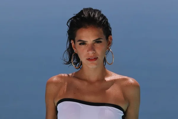 Conheça a sósia de Bruna Marquezine, que não parece a Bruna Marquezine