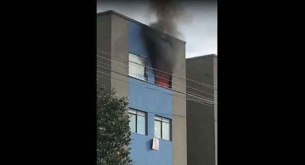 Incêndio destrói apartamento em Aparecida de Goiânia (GO)