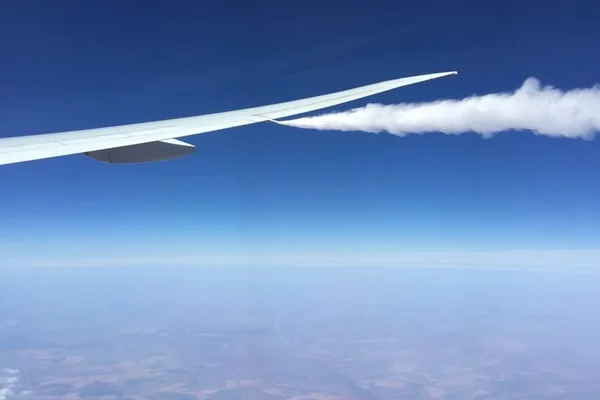 Avião que ia de São Paulo para Miami retorna após uma hora de voo