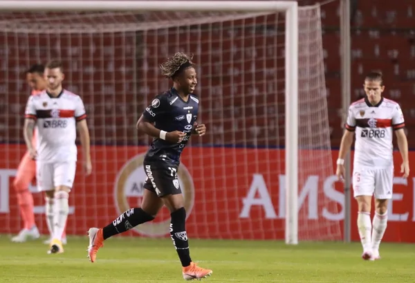 Flamengo perde no Equador