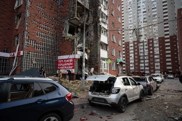 imagem colorida rússia lança novo ataque contra kiev