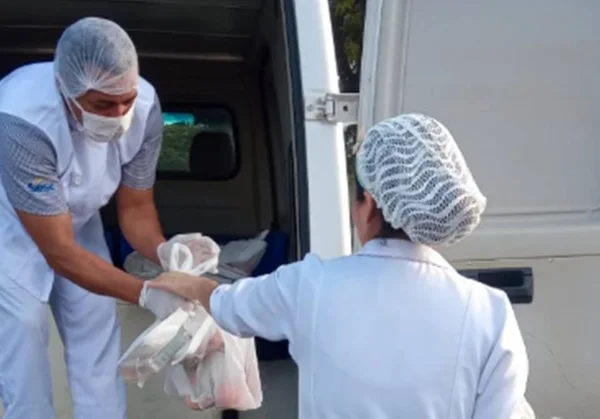 Ação distribui lanches a servidores em 8 pontos de testagem de coronavírus no DF