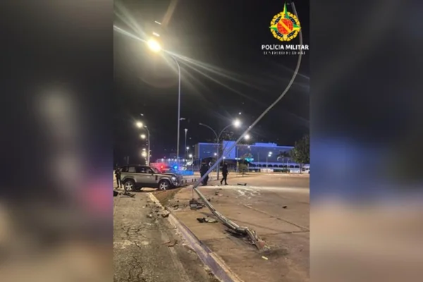 Vídeo mostra rastro de destruição causado por bêbada na Esplanada