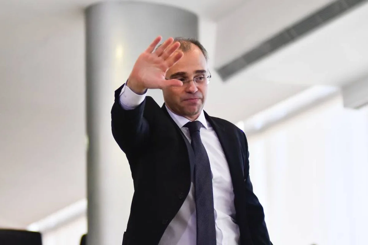 André Mendonça brilha ao conseguir manter o pai de Vorcaro preso
