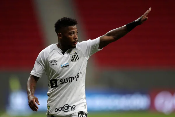 Marinho em jogo do Santos no Mané Garrincha