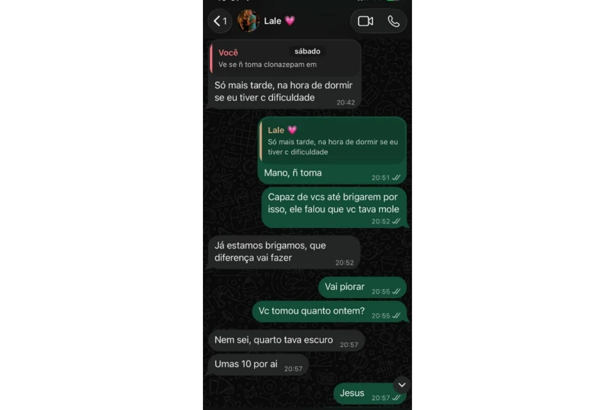 Ela admitiu ter tomado ao menos dez sedativos para dormir Ela admitiu ter tomado ao menos dez sedativos para dormir