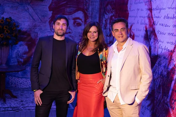 Exposição Beyond Van Gogh reúne convidados em coquetel de abertura