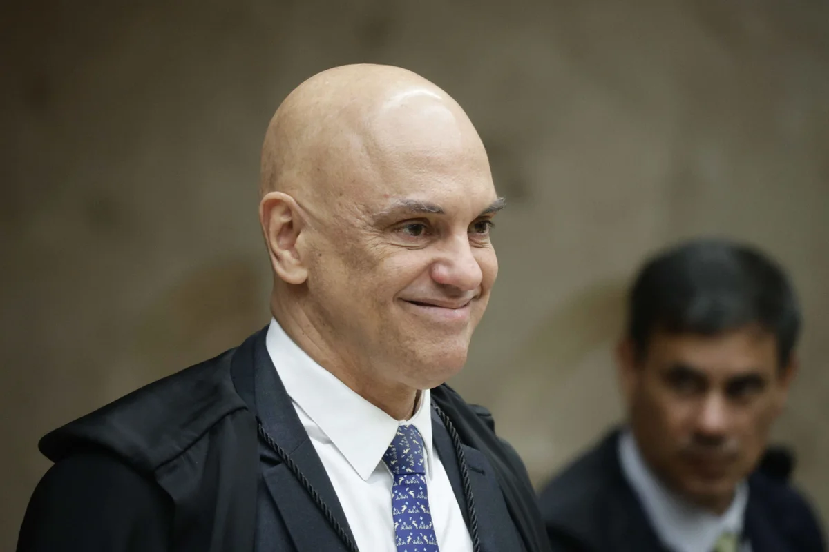 Dinho Ouro Preto dedica Que País É Esse a Vorcaro e faz cobrança ao STF - imagem 3 Dinho Ouro Preto dedica Que País É Esse a Vorcaro e faz cobrança ao STF - imagem 3