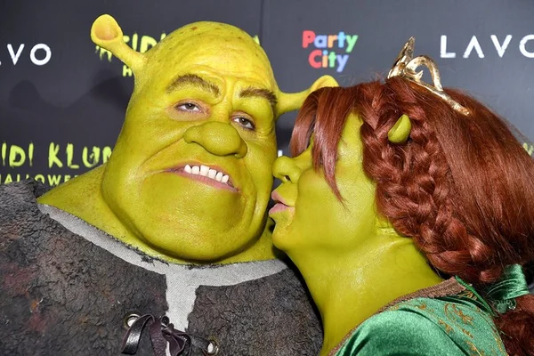 Veja looks das celebs na tradicional festa de Halloween de Heidi Klum