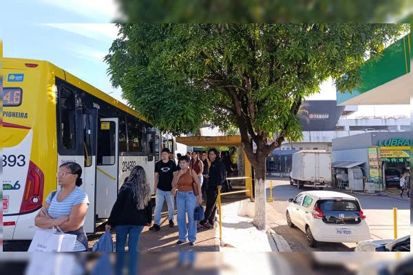 paradas lotadas durante a paralisação