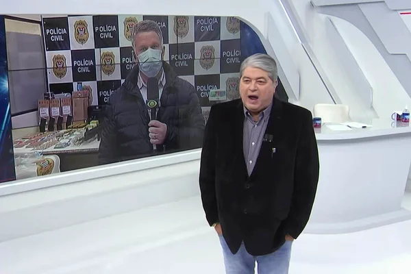 José Luiz Datena repreende o repórter Marcelo Moreira no Brasil Urgente