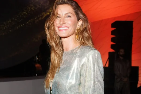 Gisele Bündchen surge em clique raro ao lado do namorado, Joaquim Valente - Metrópoles