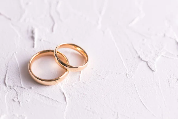 Aliança de casamento fica intacta após incêndio destruir casa em LA