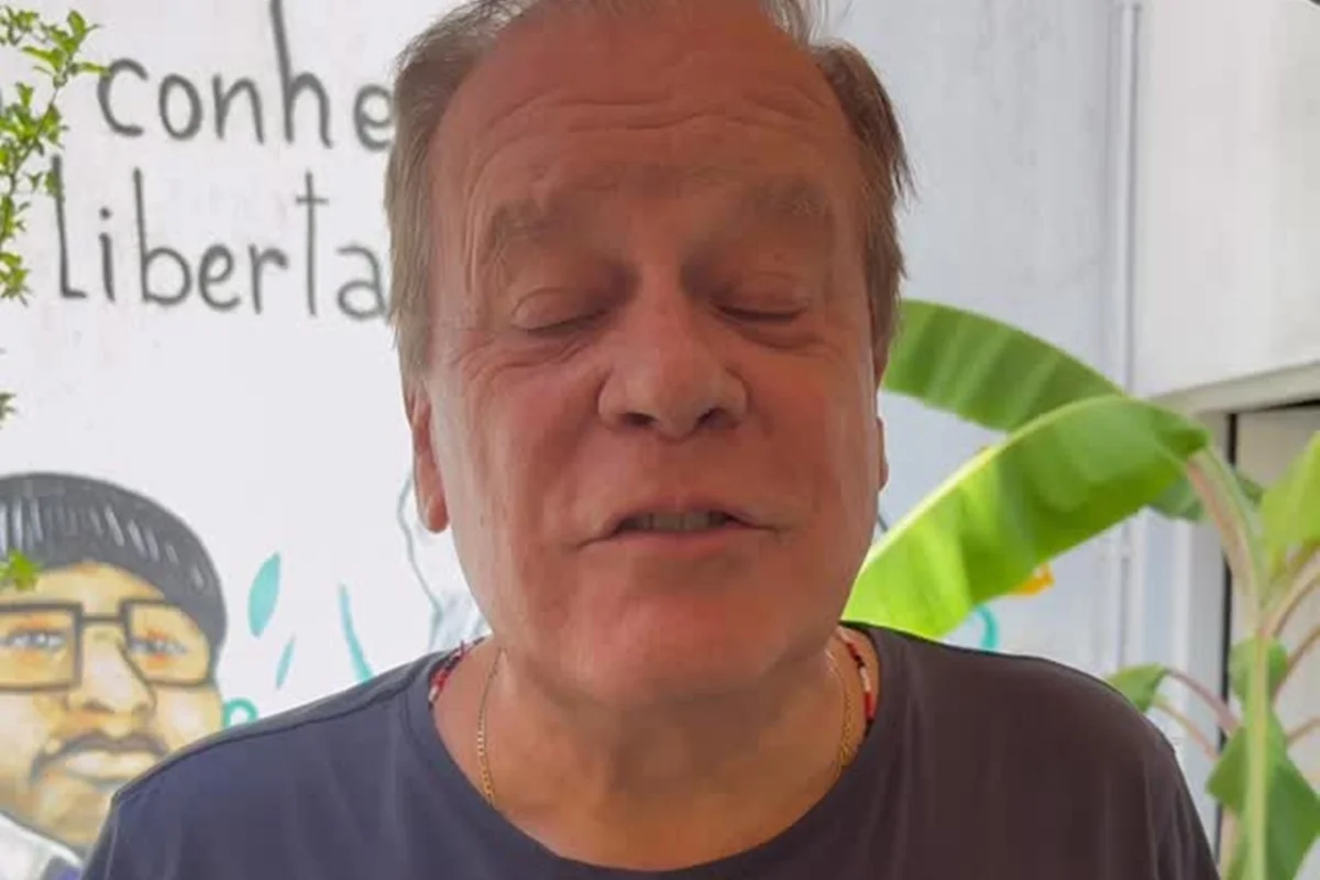 Chico Pinheiro grava vídeo para as redes sociais Chico Pinheiro grava vídeo para as redes sociais