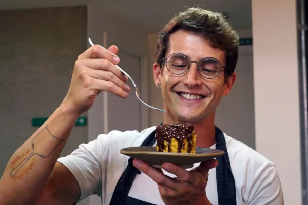 Bolo de cenoura de caneca