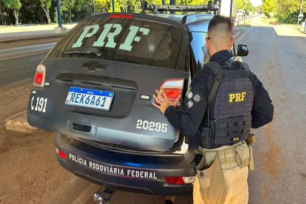 Homem é preso por ameaçar ex-mulher e atual companheiro dela