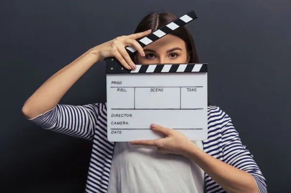 #ArezzoJuntas: marca lança concurso de cinema exclusivo para mulheres