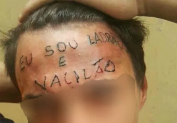 Ruan Rocha da Silva teve a testa tatuada em 2017 com a frase "sou ladrão e vacilão"