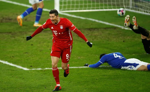 Bayern vence o Schalke 04