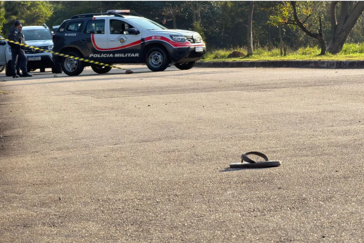 PM aposentado foi atingido por disparo no tórax durante um assalto enquanto pedalava. Ele chegou a ser levado ao hospital mas não resistiu PM aposentado foi atingido por disparo no tórax durante um assalto enquanto pedalava. Ele chegou a ser levado ao hospital mas não resistiu