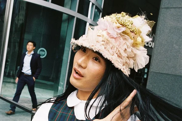 Bolos amassados? Veja os bucket hats criativos da marca Poche