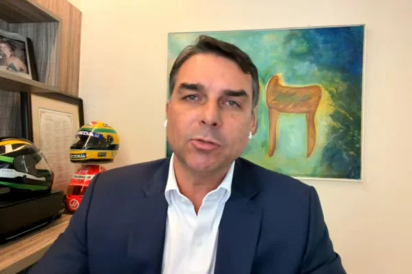 flavio-bolsonaro-sabatina-1