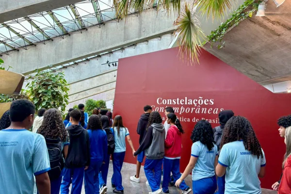 Constelações Contemporâneas: estudantes da Fercal contemplam mostra