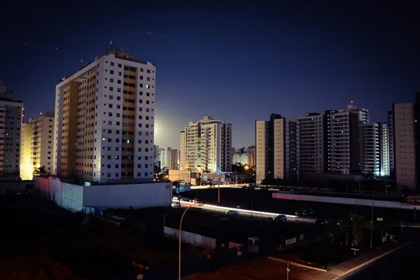 Falha em circuito deixa 13 mil residências sem luz em Águas Claras