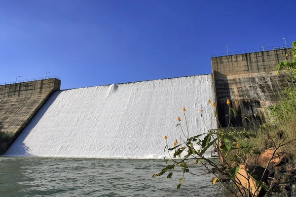 Reservatórios do DF estão mais cheios, porém racionamento continua