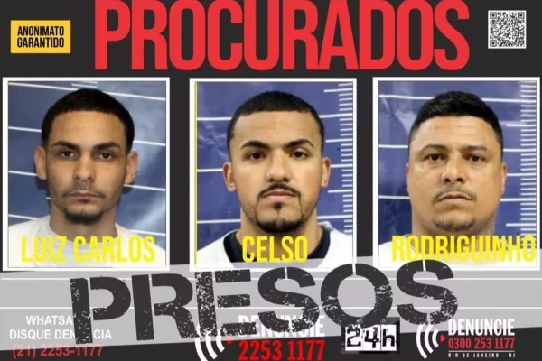 Imagem colorida de homens do Comando Vermelho (CV) presos após denuncia para o Disque Denúncia - Metrópoles