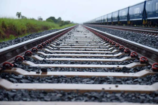 Homem é atropelado por trem e sofre trauma na cabeça no DF
