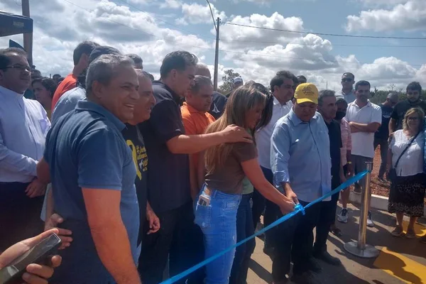 Ibaneis inaugura via de 1,2 km que liga Taquari ao Lago Norte