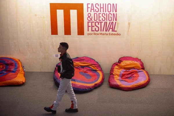 Na imagem com cor, foto do evento Metrópoles Fashion Design - metrópoles