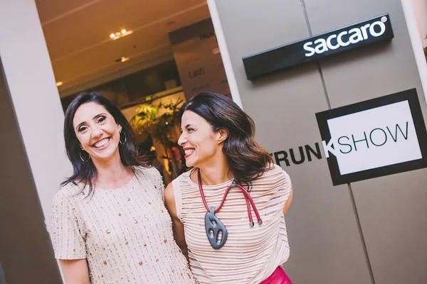 Juliana Freitas e Renata Foresti agregam marcas handmade em Trunk Show