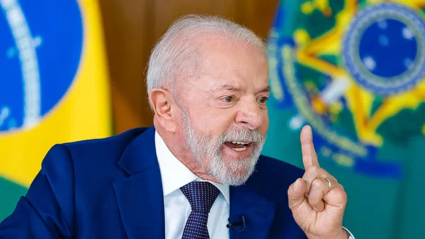 Lula abre a temporada de 2026 com dedo na ferida e pé na estrada