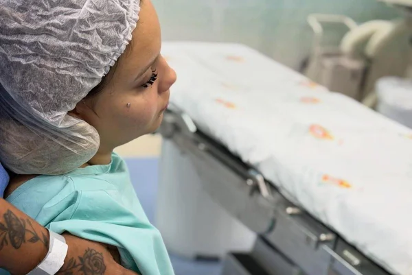 “Você era perfeito”, diz Princesa do Brega Funk após morte do filho