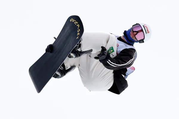 Pat Burgener fatura primeira medalha na história do snowboard; confira