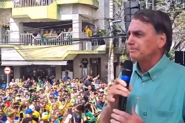 Vídeo: em MG, Bolsonaro critica “abuso de outro Poder” e ataca Lula